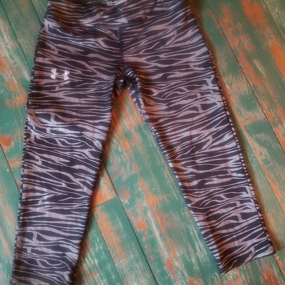 🖤Under Armour youth large capri leggings🖤